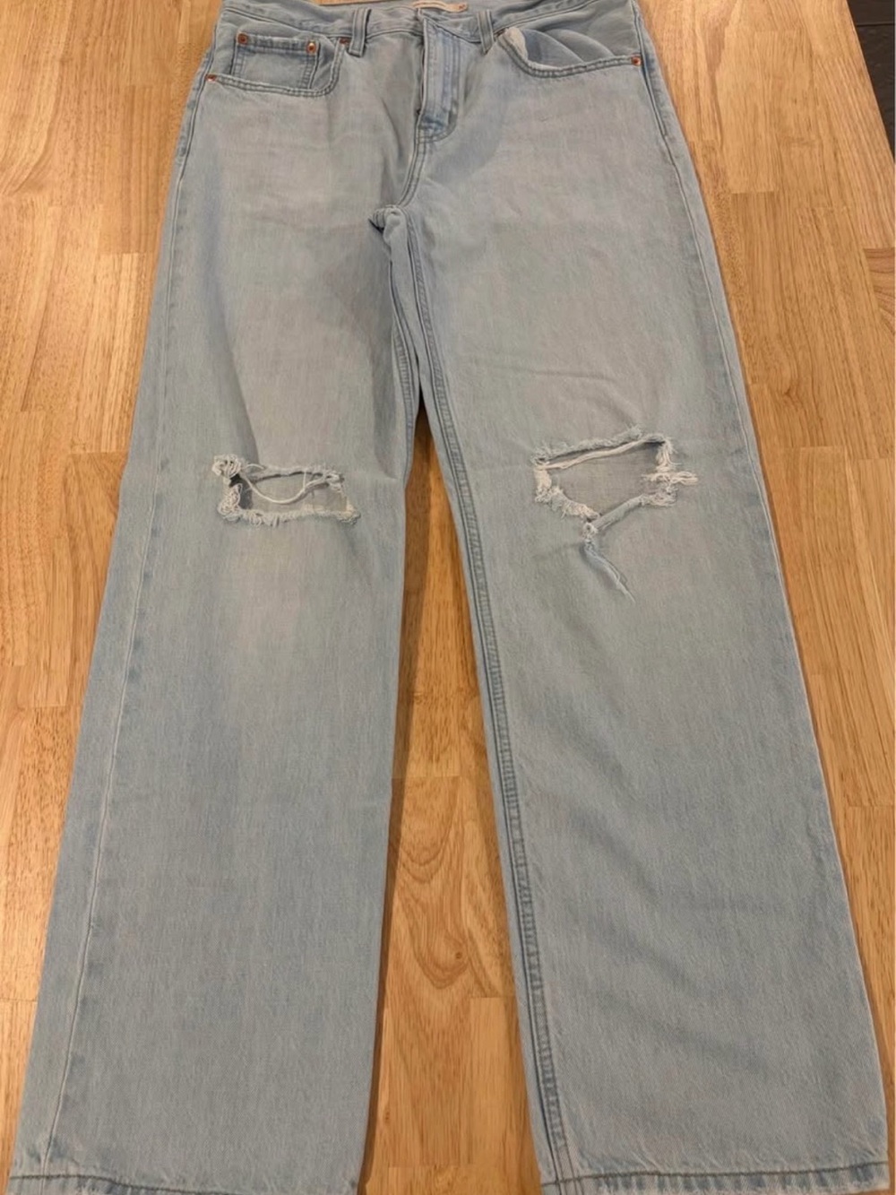 Levi’s Low Pro Straight Distressed Jeans – Size 30